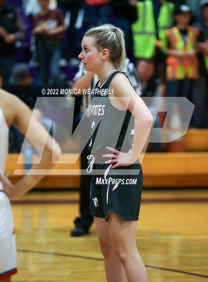 Thumbnail 2 in Eula vs Hermleigh (UIL 1A Regional Quarterfinal Playoff) photogallery.