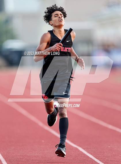 Thumbnail 2 in Husky Hilltop Classic photogallery.