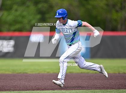 Thumbnail 2 in Hazen @ Liberty (3A KingCo District Baseball Tournament) photogallery.