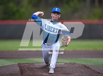 Thumbnail 2 in Hazen @ Liberty (3A KingCo District Baseball Tournament) photogallery.
