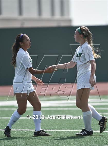 Thumbnail 1 in Lee [Robert E.] vs Reagan [Ronald] (Comalander Stadium) photogallery.