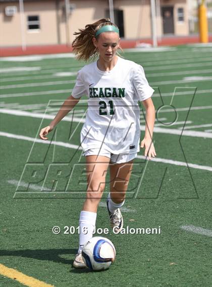 Thumbnail 2 in Lee [Robert E.] vs Reagan [Ronald] (Comalander Stadium) photogallery.