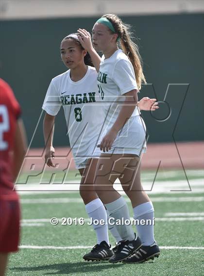 Thumbnail 3 in Lee [Robert E.] vs Reagan [Ronald] (Comalander Stadium) photogallery.