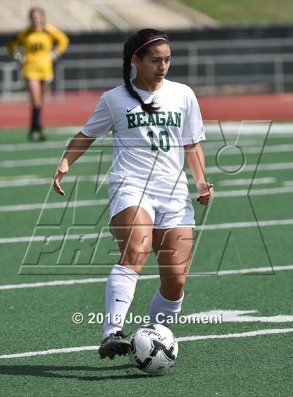 Thumbnail 2 in Lee [Robert E.] vs Reagan [Ronald] (Comalander Stadium) photogallery.
