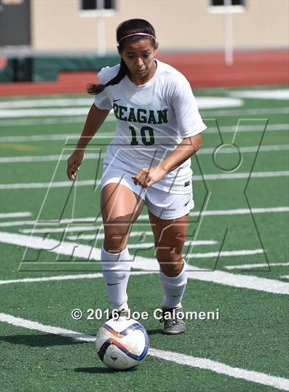 Thumbnail 3 in Lee [Robert E.] vs Reagan [Ronald] (Comalander Stadium) photogallery.