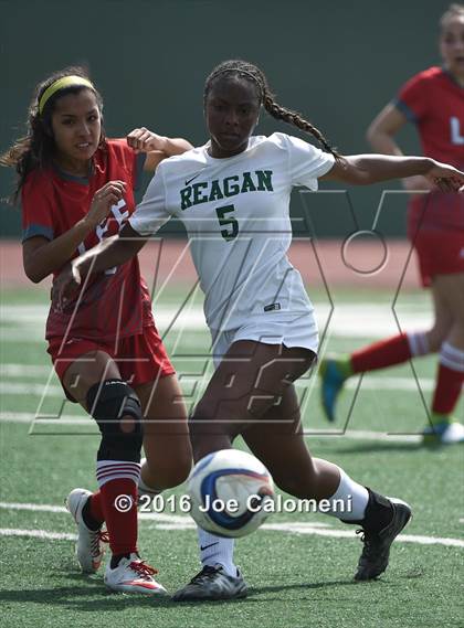 Thumbnail 1 in Lee [Robert E.] vs Reagan [Ronald] (Comalander Stadium) photogallery.