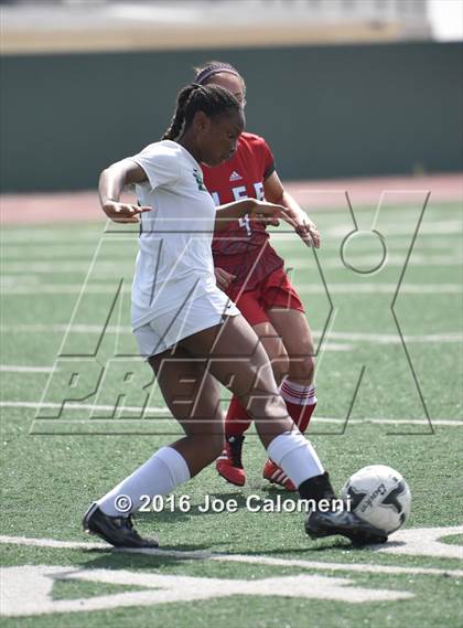 Thumbnail 3 in Lee [Robert E.] vs Reagan [Ronald] (Comalander Stadium) photogallery.
