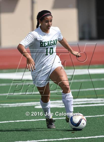 Thumbnail 2 in Lee [Robert E.] vs Reagan [Ronald] (Comalander Stadium) photogallery.