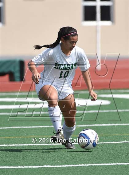 Thumbnail 2 in Lee [Robert E.] vs Reagan [Ronald] (Comalander Stadium) photogallery.