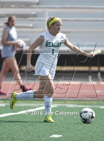 Thumbnail 2 in Lee [Robert E.] vs Reagan [Ronald] (Comalander Stadium) photogallery.