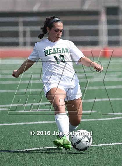 Thumbnail 2 in Lee [Robert E.] vs Reagan [Ronald] (Comalander Stadium) photogallery.