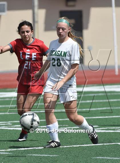 Thumbnail 1 in Lee [Robert E.] vs Reagan [Ronald] (Comalander Stadium) photogallery.