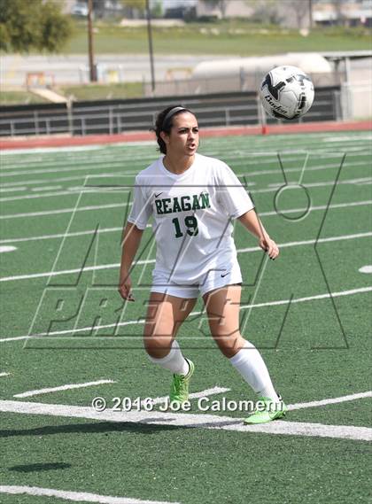 Thumbnail 3 in Lee [Robert E.] vs Reagan [Ronald] (Comalander Stadium) photogallery.