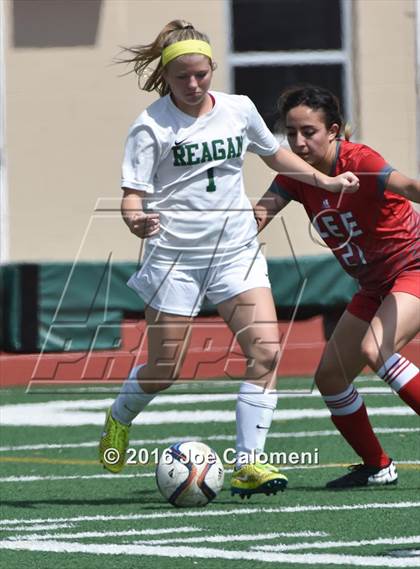 Thumbnail 2 in Lee [Robert E.] vs Reagan [Ronald] (Comalander Stadium) photogallery.