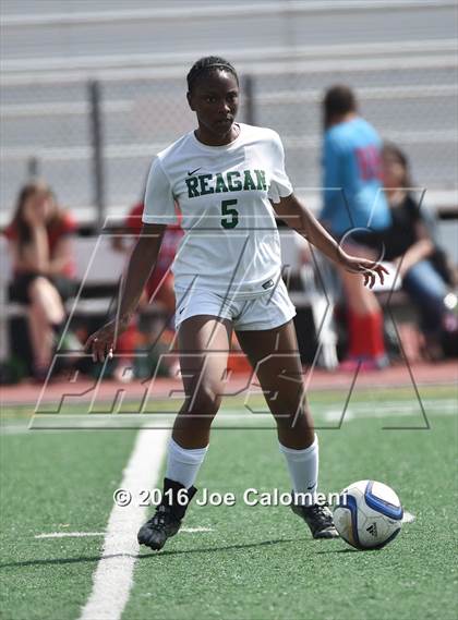 Thumbnail 3 in Lee [Robert E.] vs Reagan [Ronald] (Comalander Stadium) photogallery.