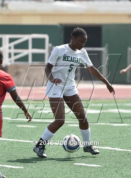 Thumbnail 1 in Lee [Robert E.] vs Reagan [Ronald] (Comalander Stadium) photogallery.
