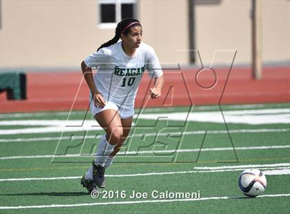 Thumbnail 3 in Lee [Robert E.] vs Reagan [Ronald] (Comalander Stadium) photogallery.