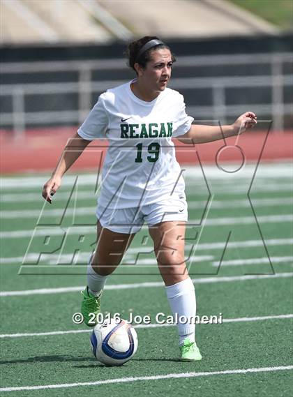 Thumbnail 2 in Lee [Robert E.] vs Reagan [Ronald] (Comalander Stadium) photogallery.