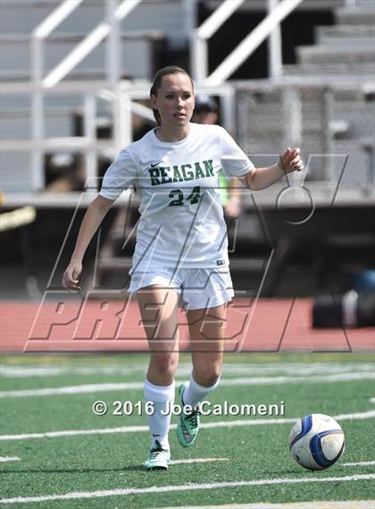 Thumbnail 1 in Lee [Robert E.] vs Reagan [Ronald] (Comalander Stadium) photogallery.