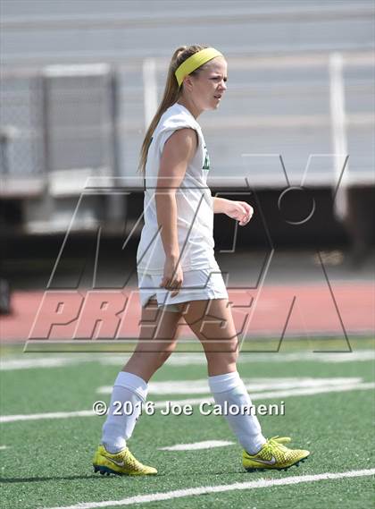 Thumbnail 1 in Lee [Robert E.] vs Reagan [Ronald] (Comalander Stadium) photogallery.