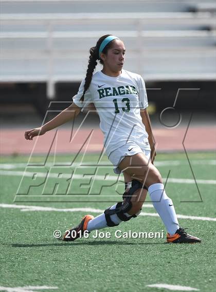 Thumbnail 3 in Lee [Robert E.] vs Reagan [Ronald] (Comalander Stadium) photogallery.