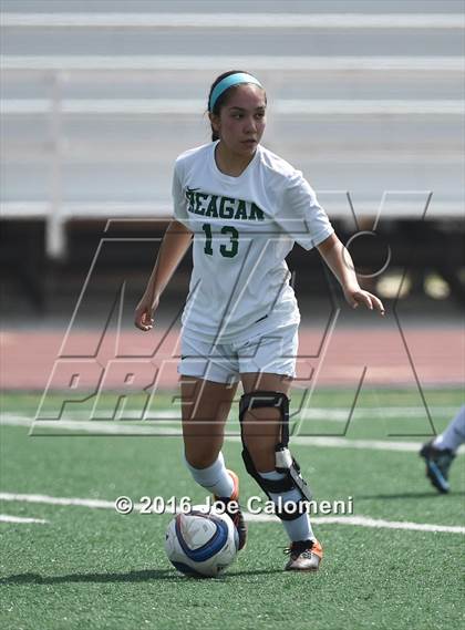 Thumbnail 1 in Lee [Robert E.] vs Reagan [Ronald] (Comalander Stadium) photogallery.