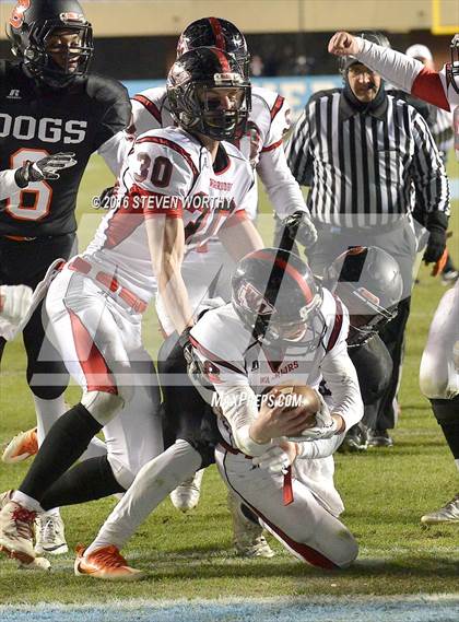 Thumbnail 1 in West Montgomery vs. Wallace-Rose Hill (NCHSAA 1AA Final) photogallery.