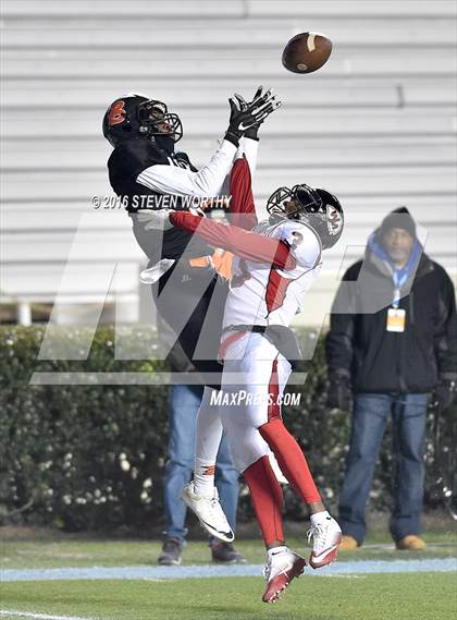 Thumbnail 3 in West Montgomery vs. Wallace-Rose Hill (NCHSAA 1AA Final) photogallery.