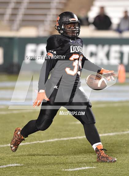 Thumbnail 2 in West Montgomery vs. Wallace-Rose Hill (NCHSAA 1AA Final) photogallery.