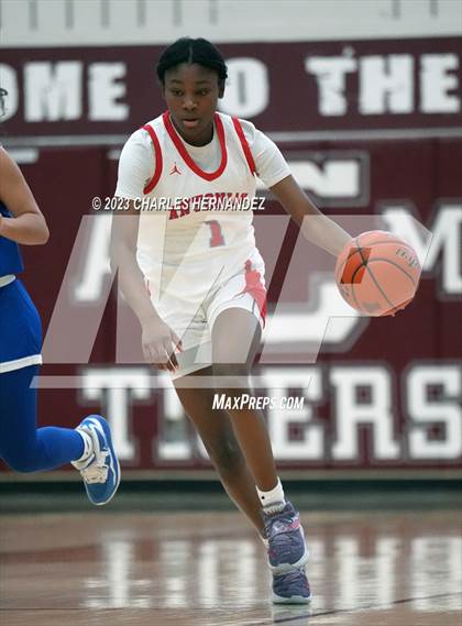 Thumbnail 2 in Antonian Prep vs. Parish Episcopal (TAPPS 6A Regional Final) photogallery.