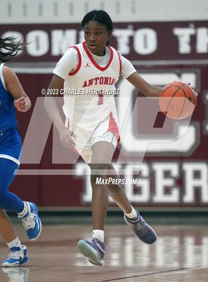 Thumbnail 2 in Antonian Prep vs. Parish Episcopal (TAPPS 6A Regional Final) photogallery.
