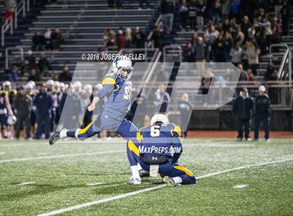 Thumbnail 2 in Xaverian Brothers vs. Boston College High photogallery.