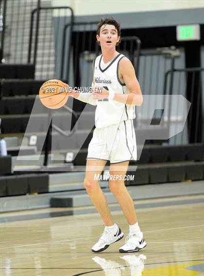 Thumbnail 1 in Vista vs. Aliso Niguel (Feast Week Tournament) photogallery.