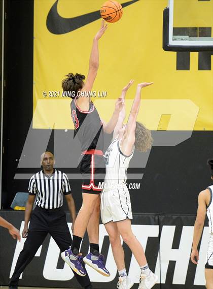 Thumbnail 1 in Vista vs. Aliso Niguel (Feast Week Tournament) photogallery.