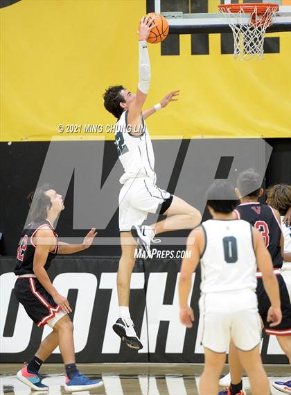 Thumbnail 1 in Vista vs. Aliso Niguel (Feast Week Tournament) photogallery.