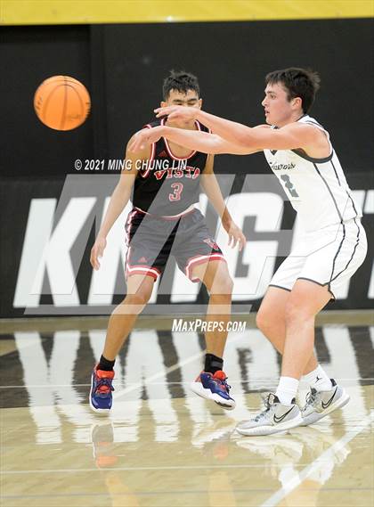 Thumbnail 3 in Vista vs. Aliso Niguel (Feast Week Tournament) photogallery.