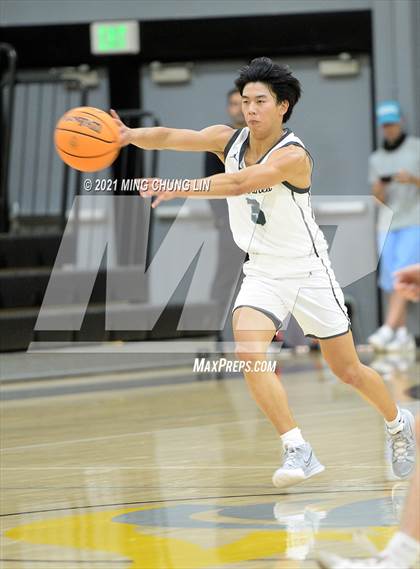 Thumbnail 3 in Vista vs. Aliso Niguel (Feast Week Tournament) photogallery.