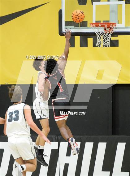 Thumbnail 2 in Vista vs. Aliso Niguel (Feast Week Tournament) photogallery.