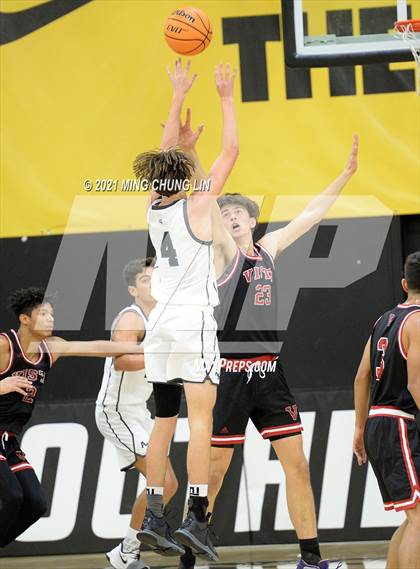 Thumbnail 3 in Vista vs. Aliso Niguel (Feast Week Tournament) photogallery.
