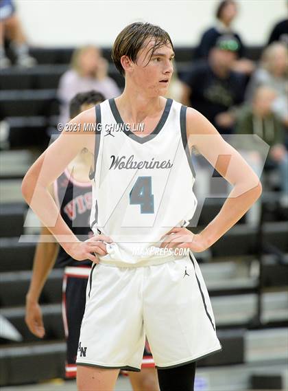 Thumbnail 2 in Vista vs. Aliso Niguel (Feast Week Tournament) photogallery.