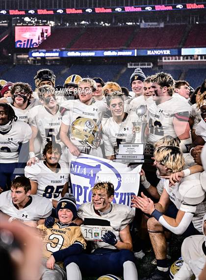 Thumbnail 1 in Foxborough vs Hanover (MIAA D5 Final) photogallery.