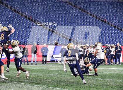 Thumbnail 2 in Foxborough vs Hanover (MIAA D5 Final) photogallery.