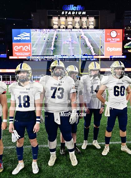 Thumbnail 2 in Foxborough vs Hanover (MIAA D5 Final) photogallery.