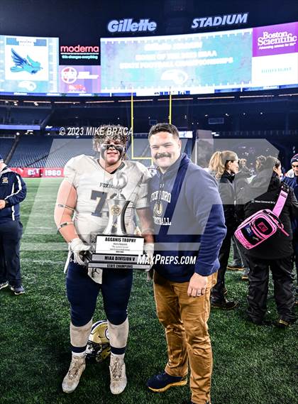 Thumbnail 2 in Foxborough vs Hanover (MIAA D5 Final) photogallery.