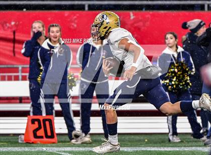 Thumbnail 2 in Foxborough vs Hanover (MIAA D5 Final) photogallery.