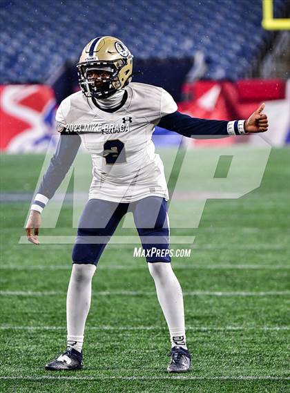 Thumbnail 1 in Foxborough vs Hanover (MIAA D5 Final) photogallery.