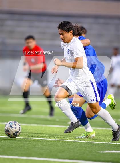 Thumbnail 1 in Grand Oaks vs Dekaney (UIL 6A D2 Soccer Bi-District Playoffs) photogallery.