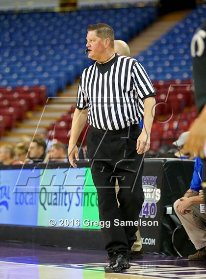 Thumbnail 2 in Rio Linda vs Christian Brothers (CIF SJS D3 Final) photogallery.