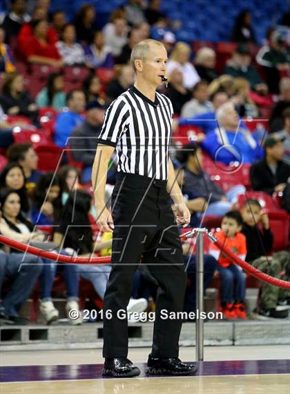 Thumbnail 1 in Rio Linda vs Christian Brothers (CIF SJS D3 Final) photogallery.