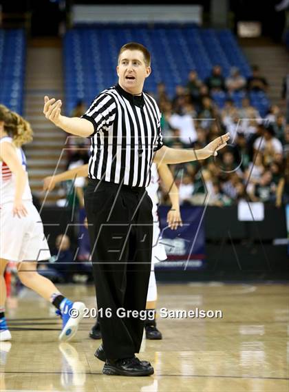 Thumbnail 3 in Rio Linda vs Christian Brothers (CIF SJS D3 Final) photogallery.